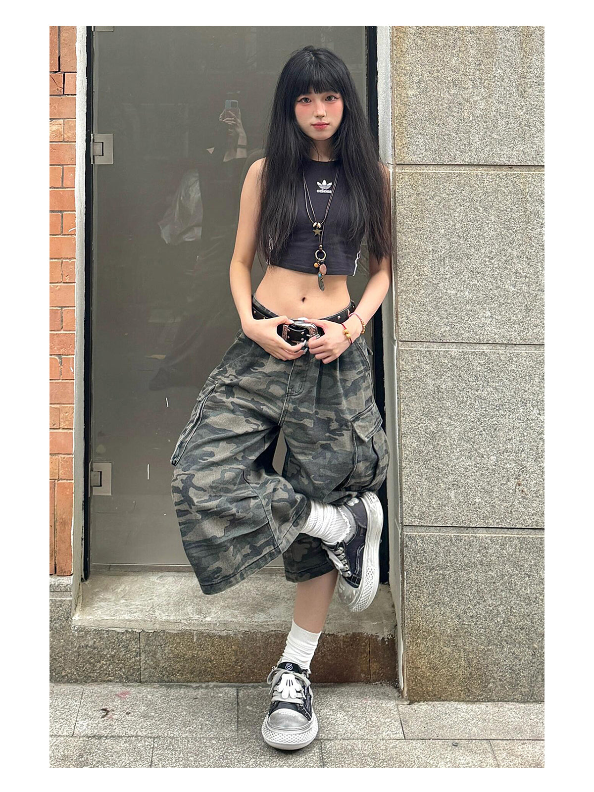 「asparabe_kon」 迷彩柄クロップドカーゴパンツ TK0136