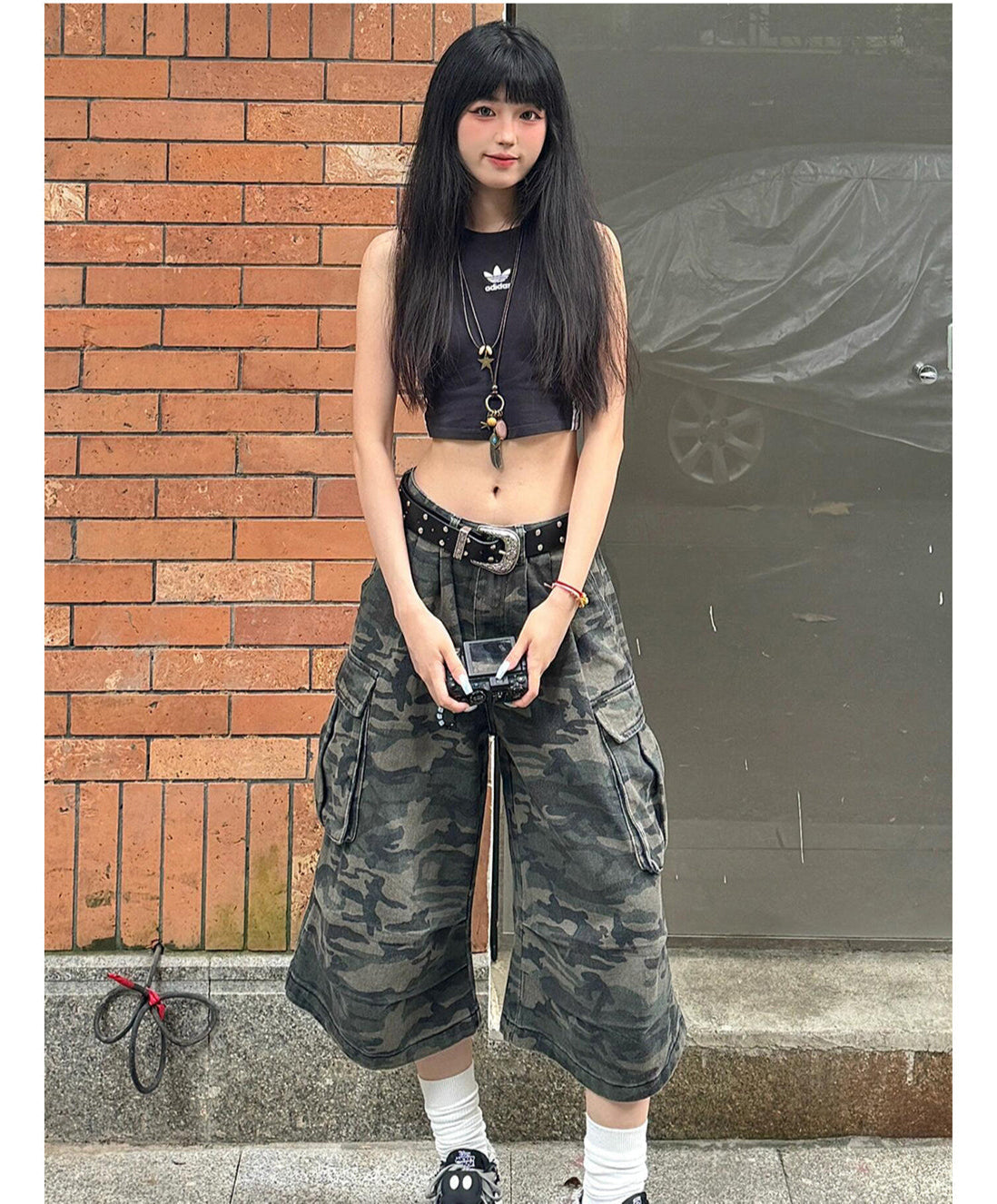 「asparabe_kon」 迷彩柄クロップドカーゴパンツ TK0136