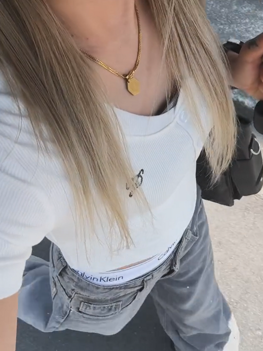 「kozu_777」VネックホワイトTシャツ TK0049