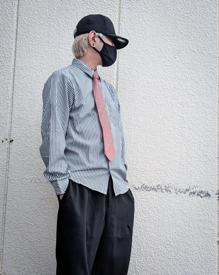「ccnccc1cccoco2c2c1」薄手 ストライプ灰青シャツ TK0007