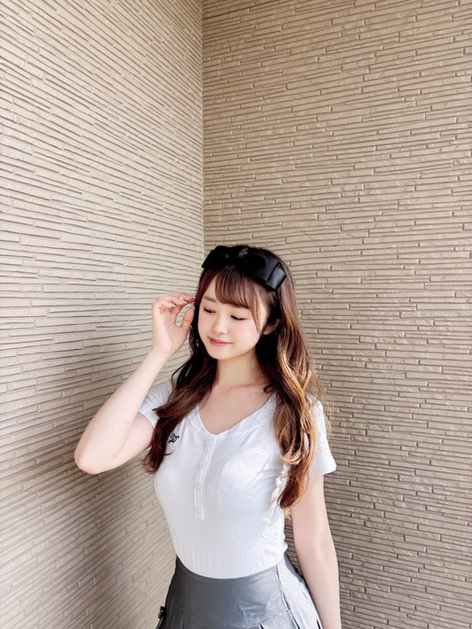 「nano-hana」VネックホワイトTシャツ TK0049