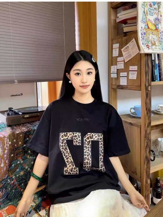 ヒョウ柄ロゴTシャツ TK0104