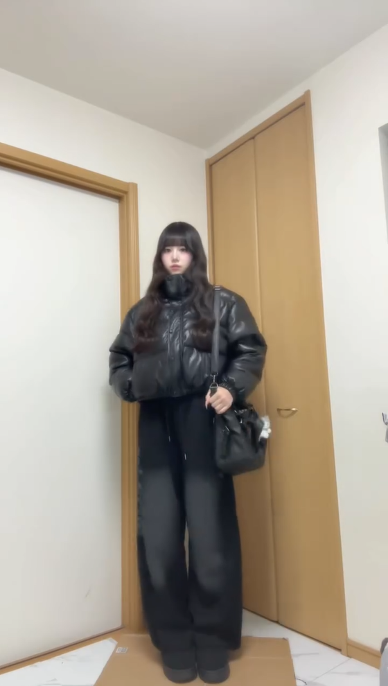 「yui_shirakawa」ブラックグラデーション カーブスウェットパンツ  TK0288