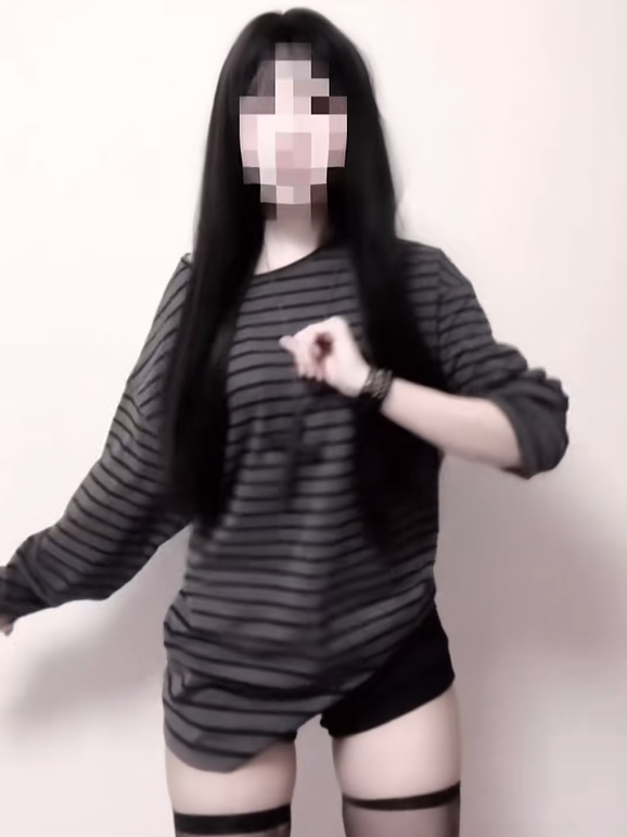 「__u3xy」ブラックタイトショートパンツ TK0258