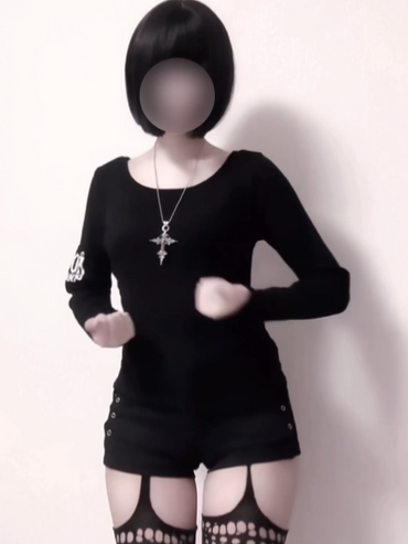 「__u3xy」前後2WAYストリートロゴプリントロンT TK0376