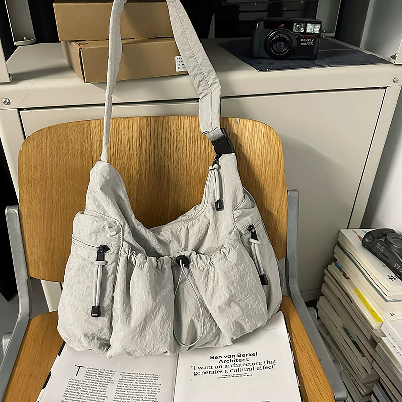 ナイロンドロストデザイン斜め掛けバッグ BB050