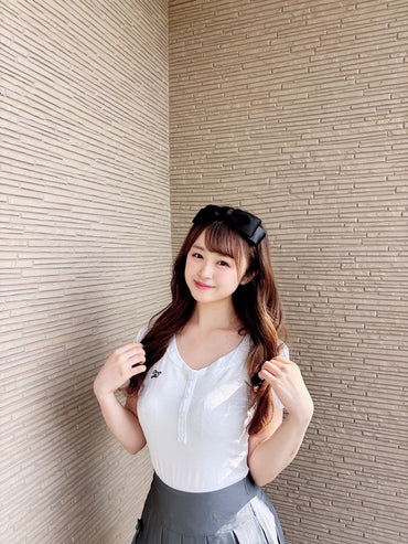 「nano-hana」VネックホワイトTシャツ TK0049
