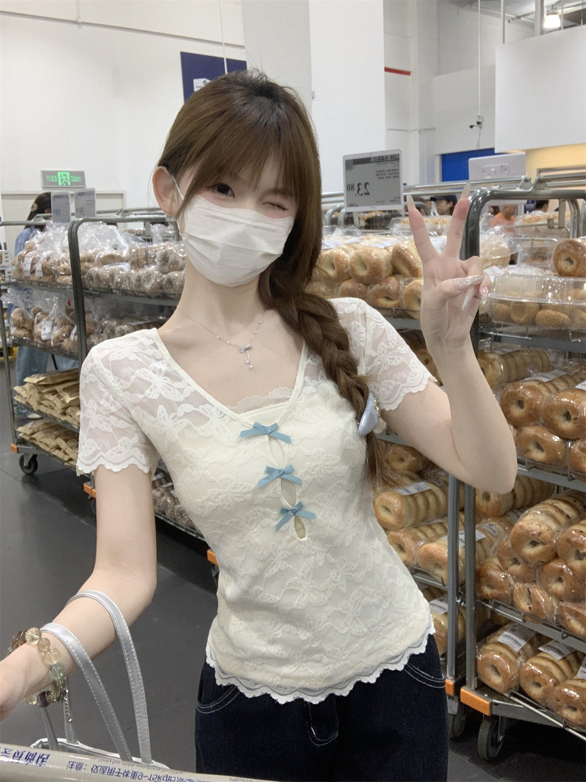 「程よい透け感」レースリボンアイスシルクカットアウトTシャツ TK0262