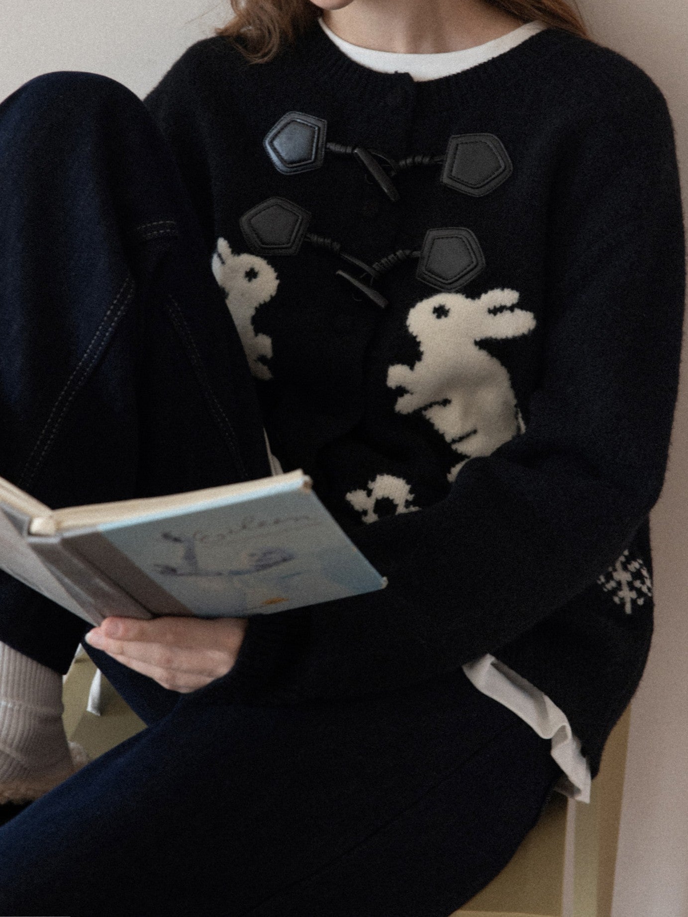 ウサギ刺繍トグルボタン ニットカーデ TK0345