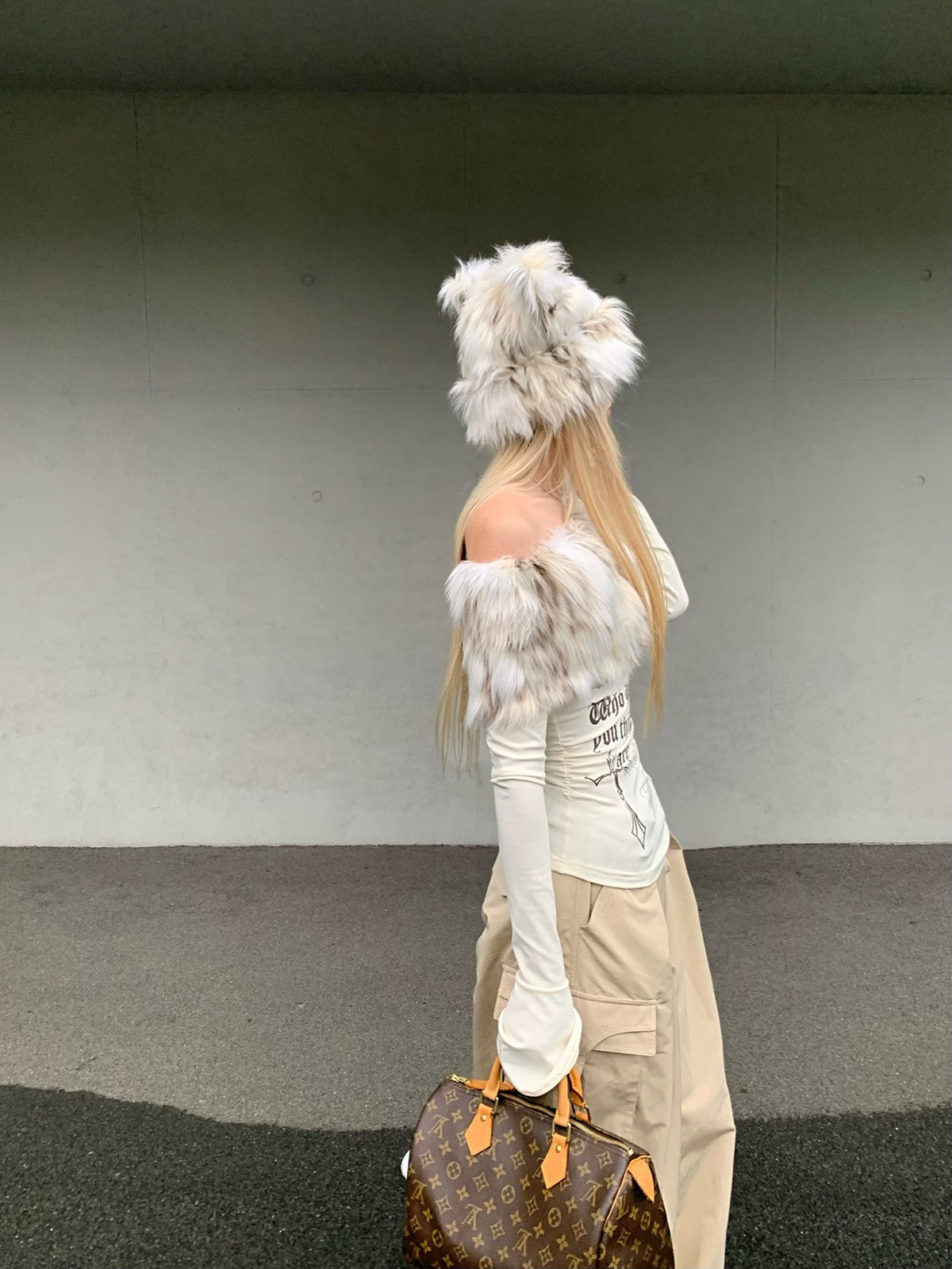 ファーオフショルダートップス TK0355