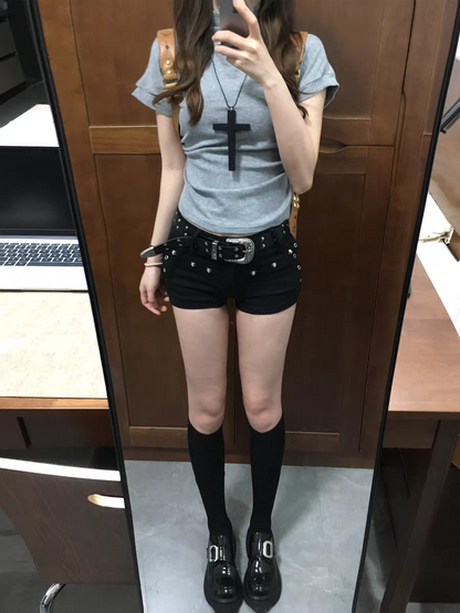 スタッズローウエストデニムショートパンツ TK0551